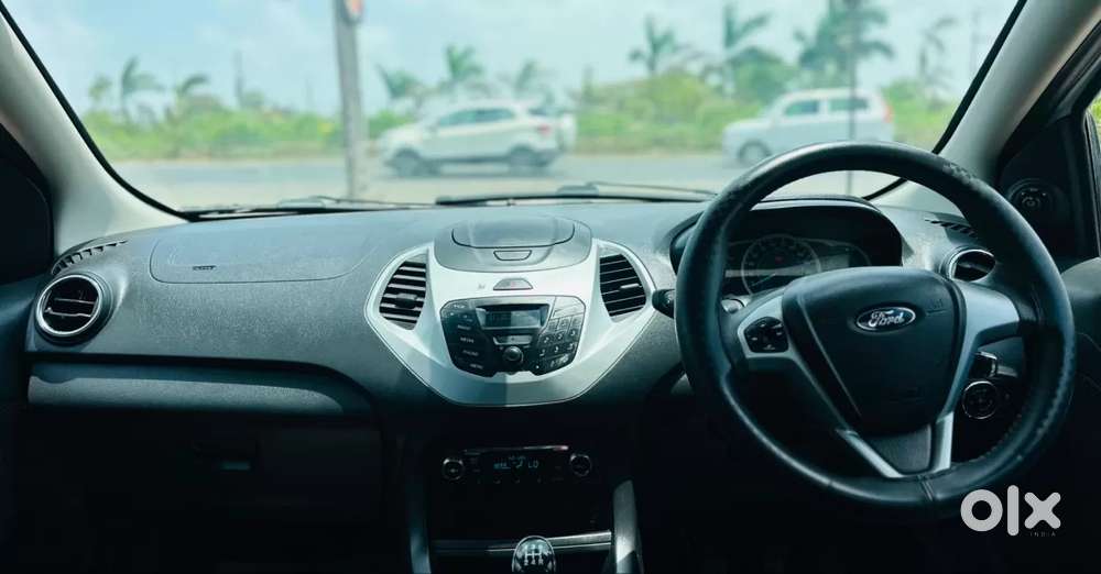 Ford Figo Titanium, 2016, Petrol