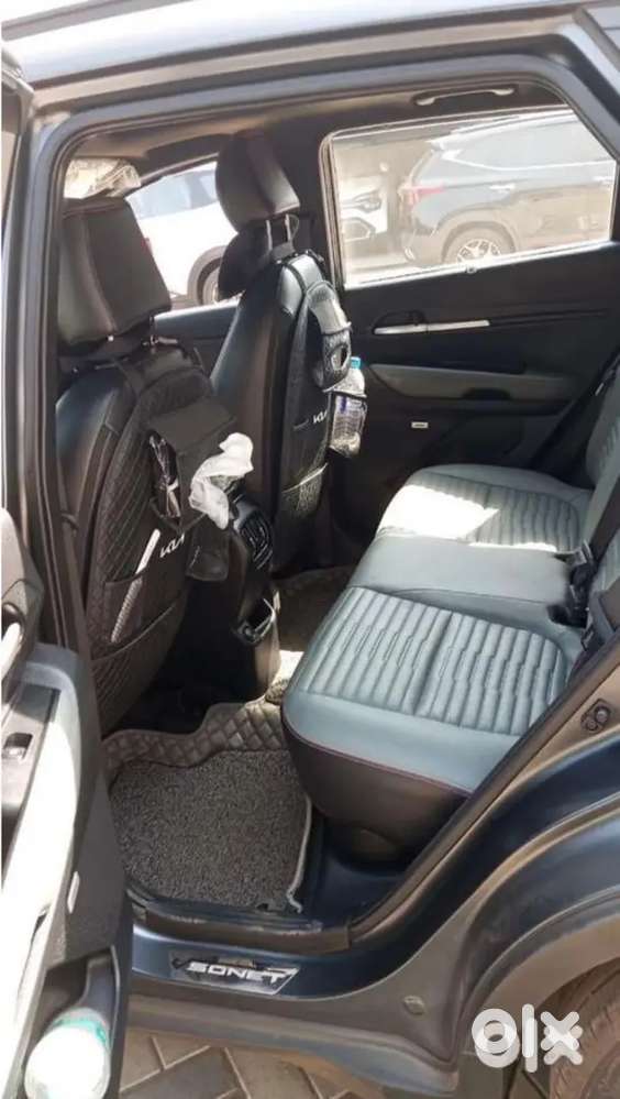 Kia Sonet X-line Top Model Atomic 2023 Petrol  Just Looking New
