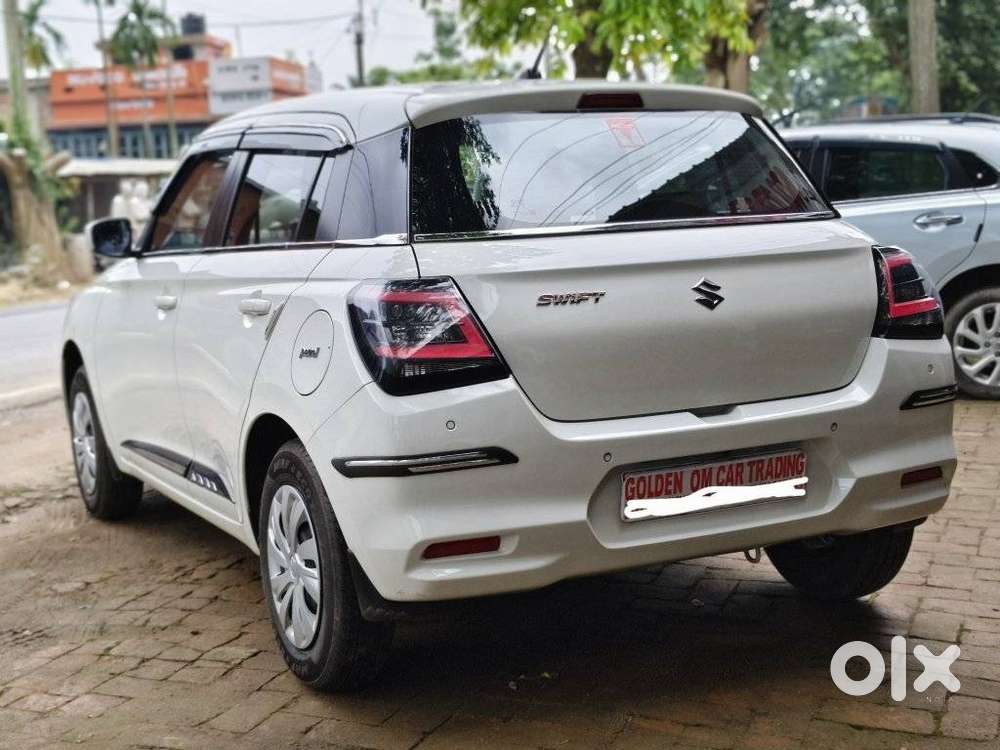 Maruti Suzuki Swift Vxi + Manual, 2025, Petrol