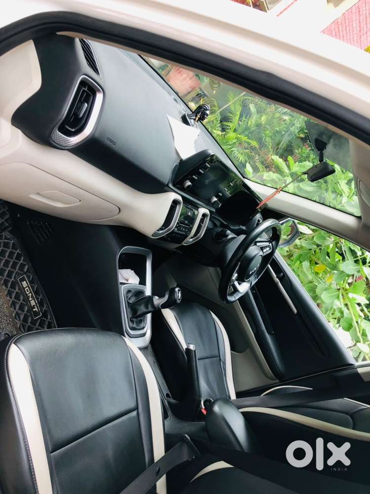 Kia Sonet Petrol 2023