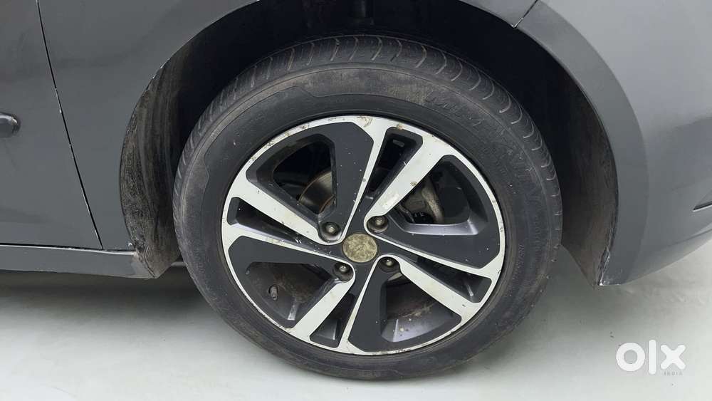 Tata Altroz Xz, 2022, Petrol