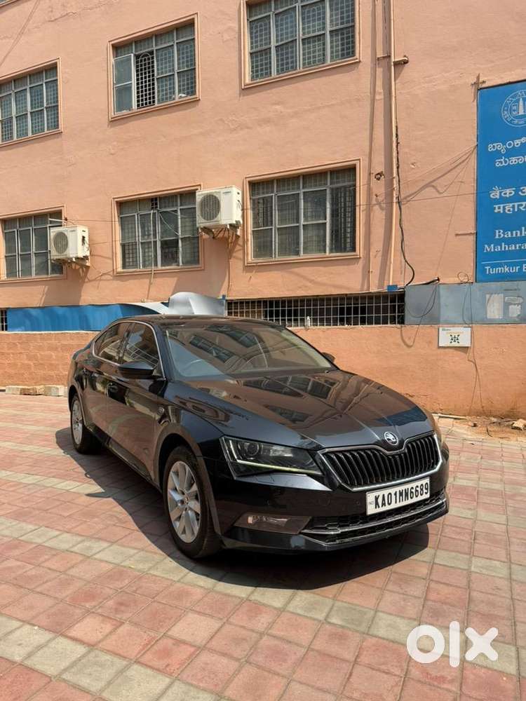 Skoda Superb 2016 Petrol 61000 Km Driven