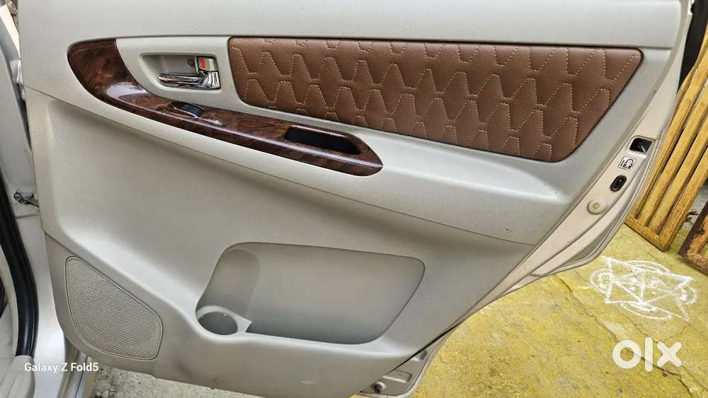 Toyota Innova V 2012 Diesel 8 Seater