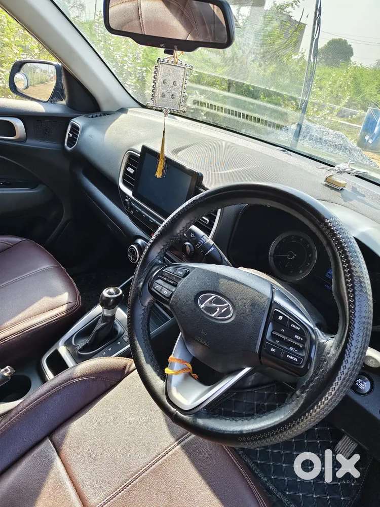 Hyundai Venue 2019 Petrol 62589 Km Driven