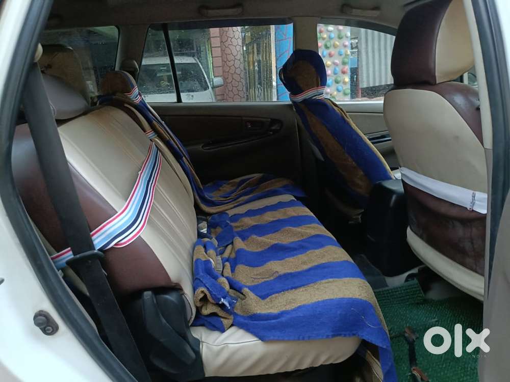 Toyota Innova 2.5 G (diesel) 8 Seater Bs Iv, 2016, Diesel