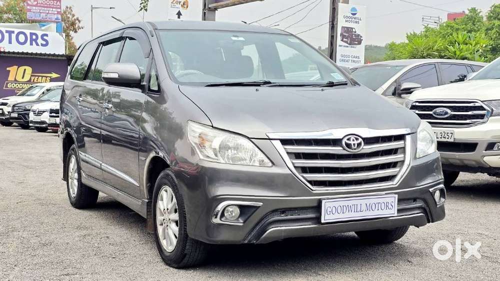 Toyota Innova 2.5 Z Diesel 7 Seater Bs Iv, 2014, Diesel