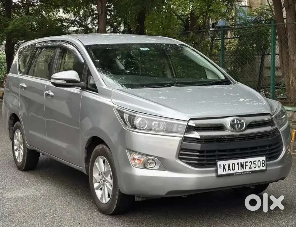 Tayota Innova Crysta 2.4 V