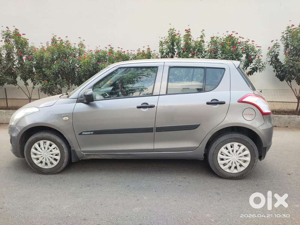 Maruti Suzuki Swift Lxi Optional-o, 2016, Petrol
