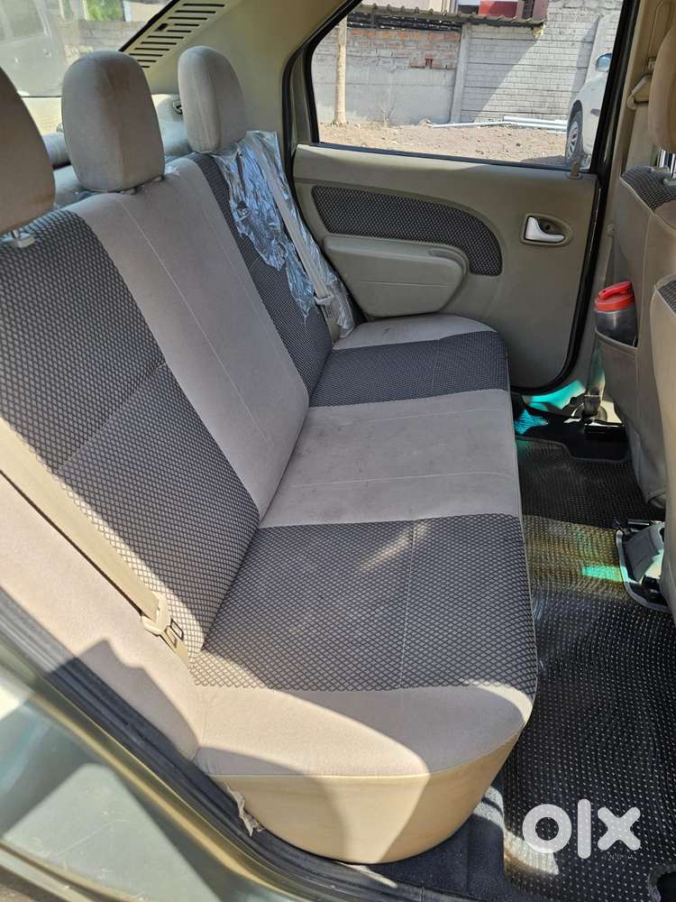 Mahindra Renault Logan Edge 1.4 Glx, 2009, Petrol