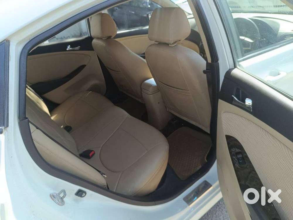 Hyundai Fluidic Verna 1.6 Vtvt Sx, 2011, Petrol