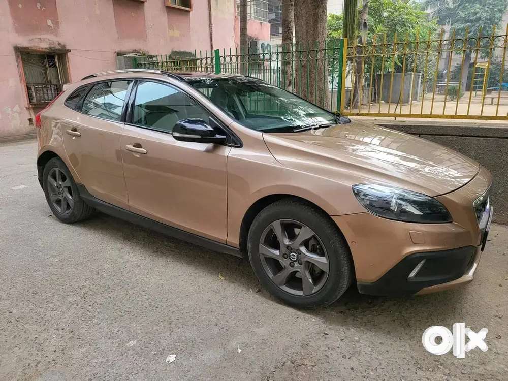 Volvo V40 Oct - 2016 Diesel Well Maintained
