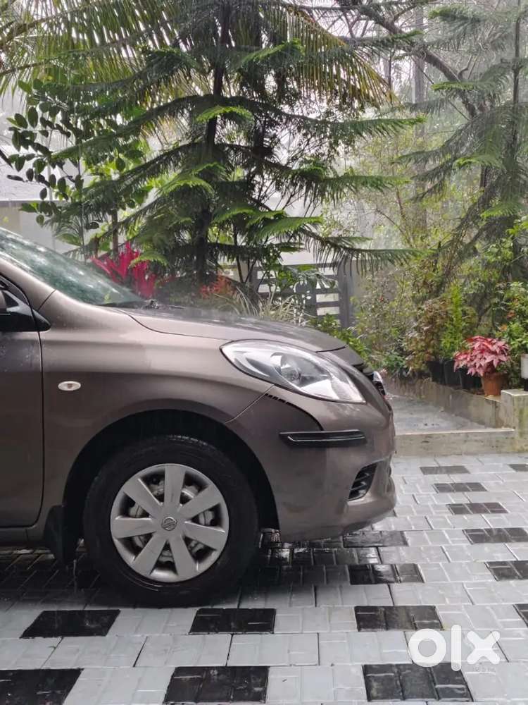 Nissan Sunny Petrol 2012