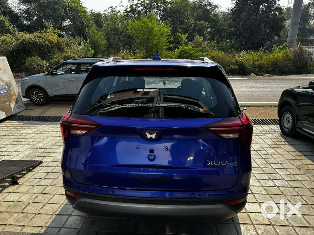 Mahindra Xuv700at 2024 Diesel 122000 Km Driven