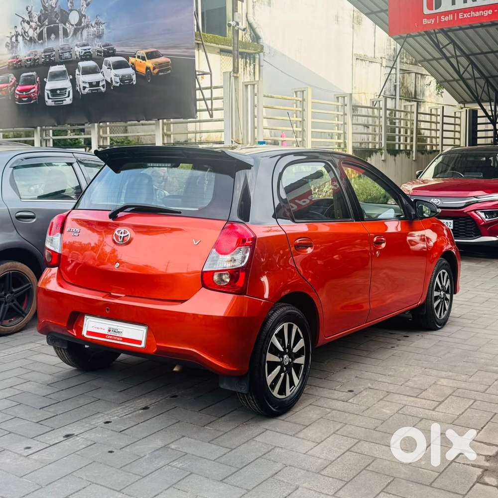 Toyota Etios Liva V Dual Tone, 2019, Petrol