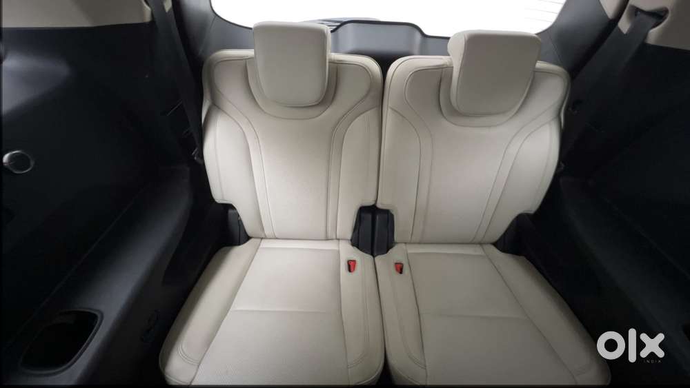 Mahindra Xuv700 2.0 Ax 7 Petrol At Str, 2023, Petrol