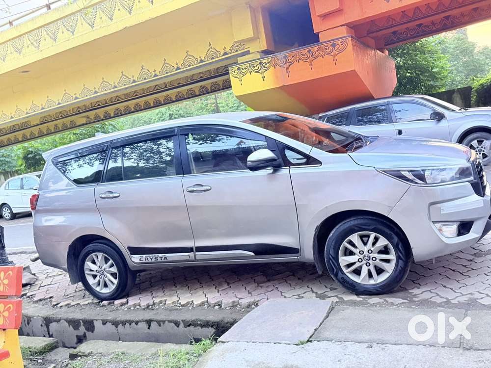 Toyota Innova Crysta 2.4 V, 2016, Diesel