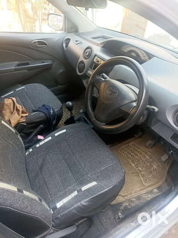 Toyota Etios Liva 2012 Petrol Well Maintained