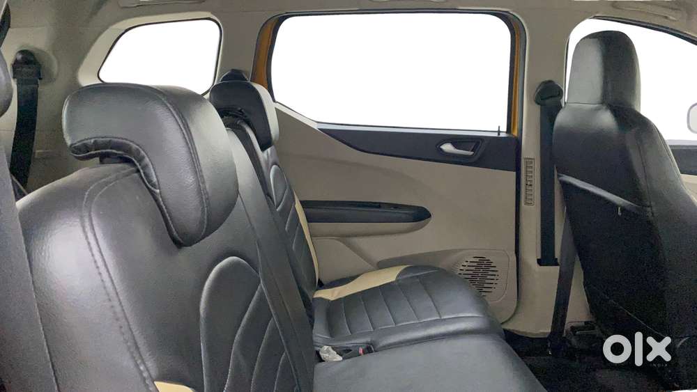 Renault Triber Rxz Easy-r Amt, 2023, Petrol