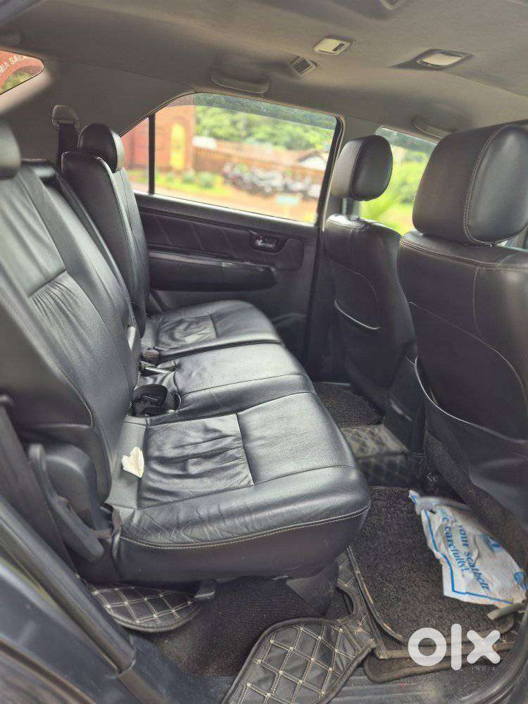 Toyota Fortuner 4x4 Manual Limited Edition, 2015, Diesel
