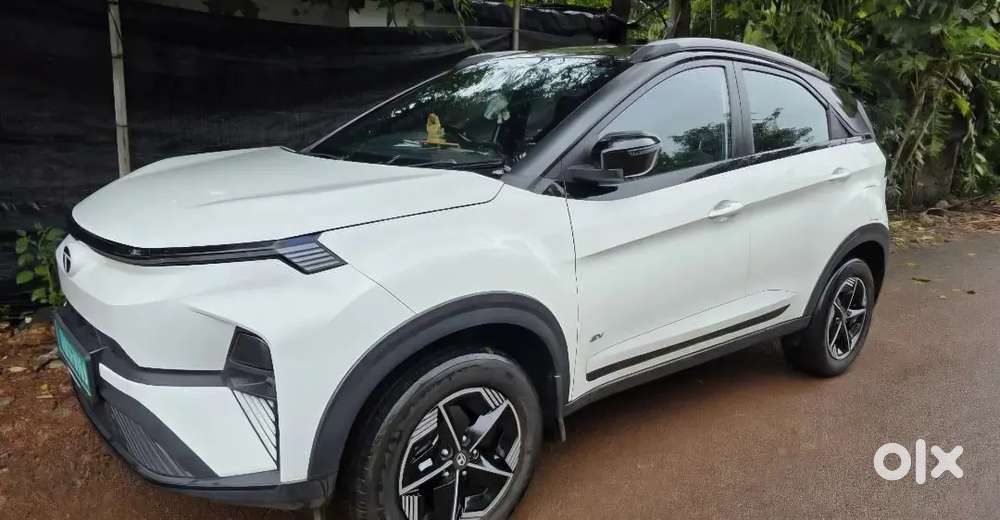 Tata Nexon Ev Empowered 45 Kw 2025, Low Kms Company Serviced Car