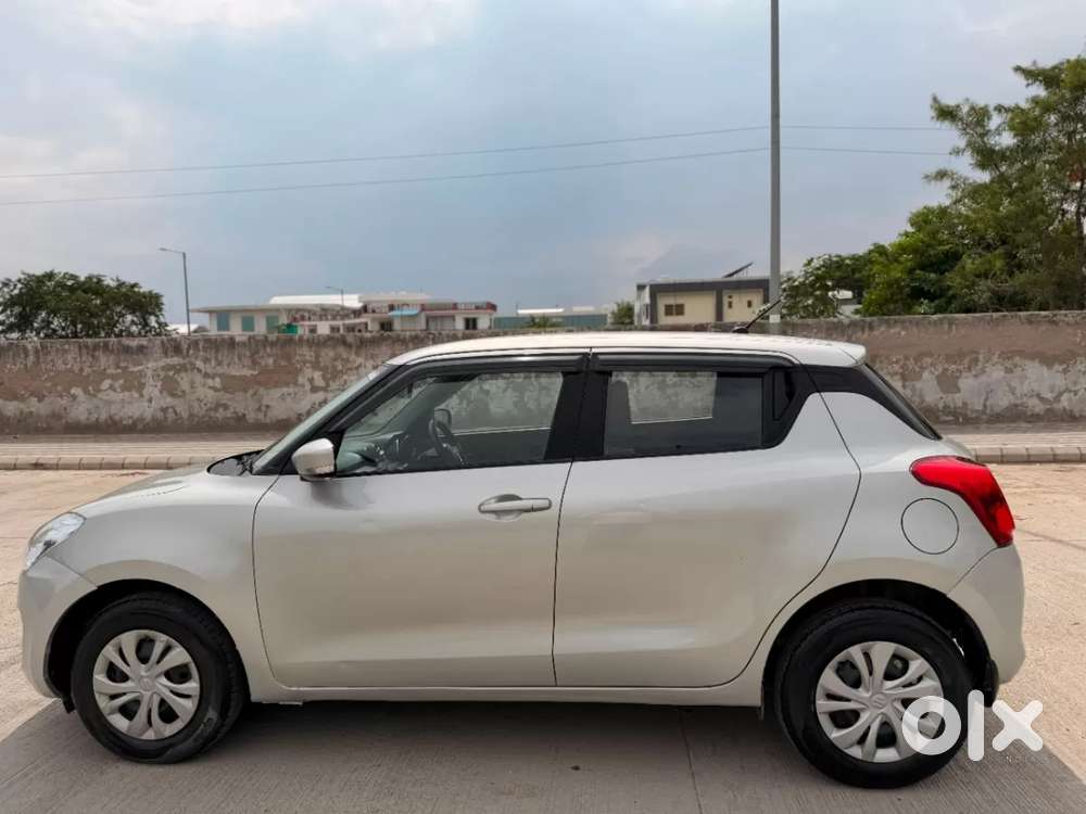 Maruti Suzuki Swift Vxi, 2022, Petrol
