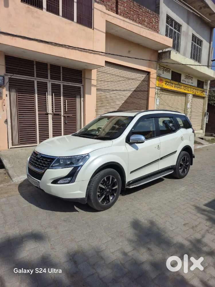 Mahindra Xuv500 W11 O