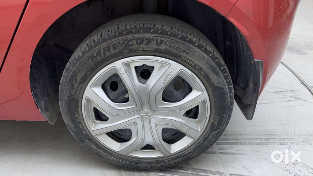 Tata Altroz 1.2 Xm Plus, 2021, Petrol