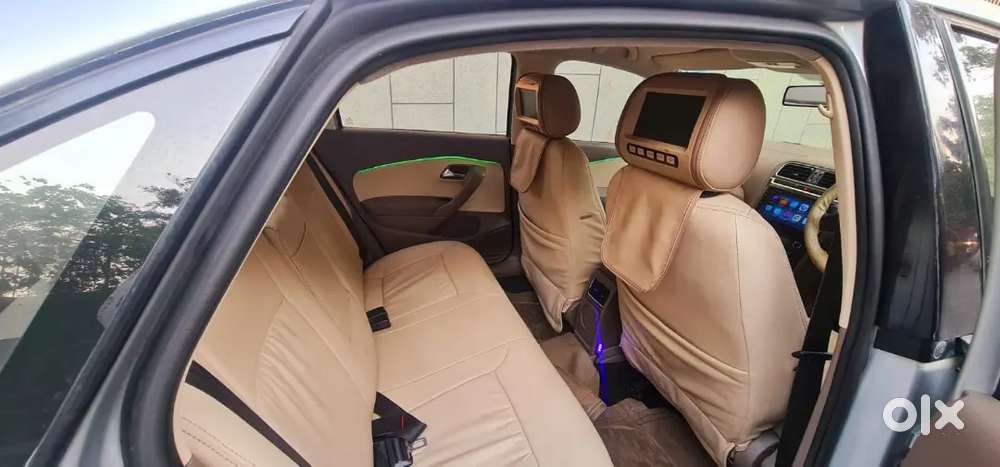 Top Model

Skoda Rapid
Nov 2012
2 Airbags 
Abs Breaking