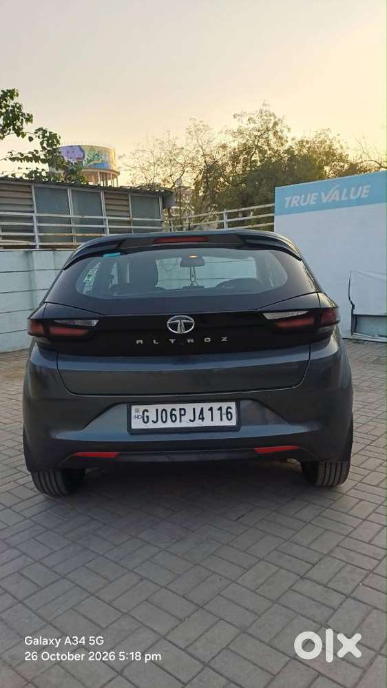Tata Altroz 1.2 Xt, 2022, Petrol
