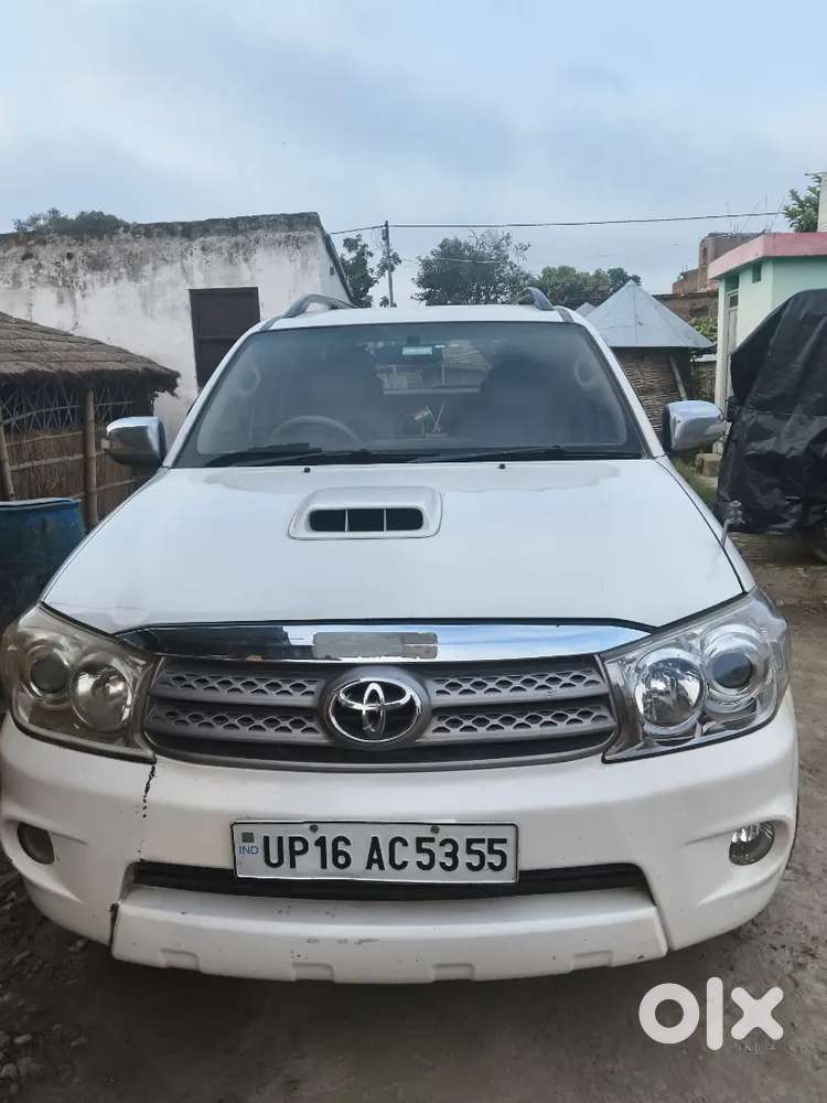 Toyota Fortuner Legender 162000 Km Driven