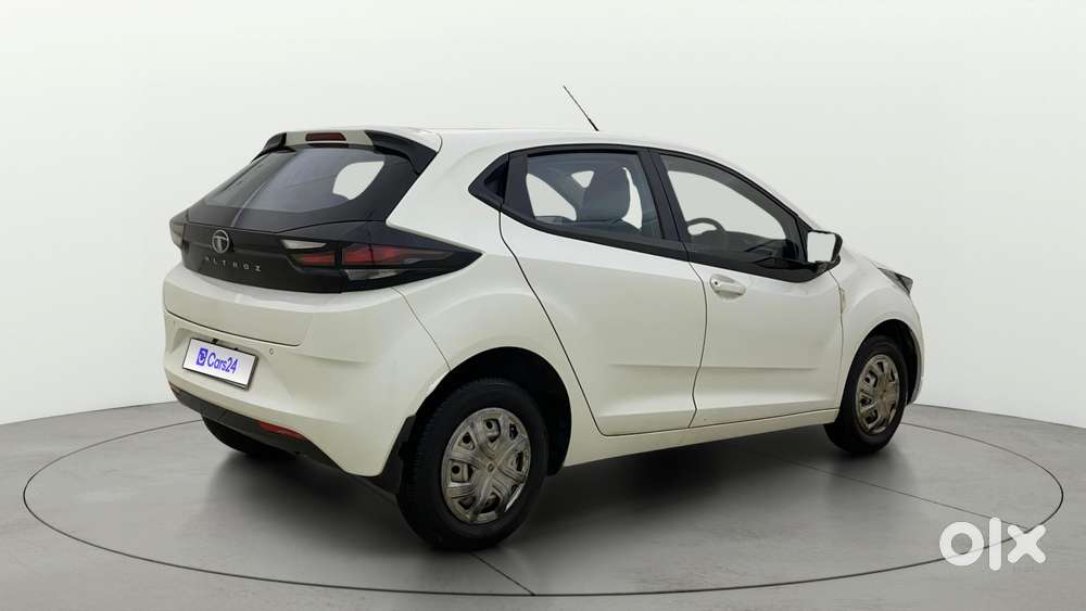 Tata Altroz 1.2 Xe Plus Petrol, 2022, Petrol