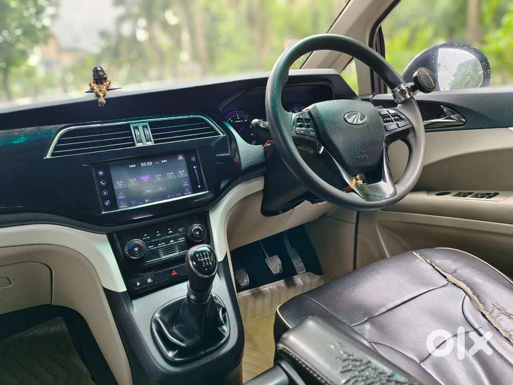 Mahindra Marazzo M8, 2018, Diesel
