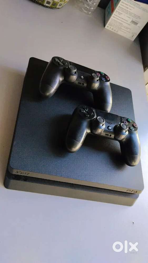 Console PS4 SLIM 1TB  like new