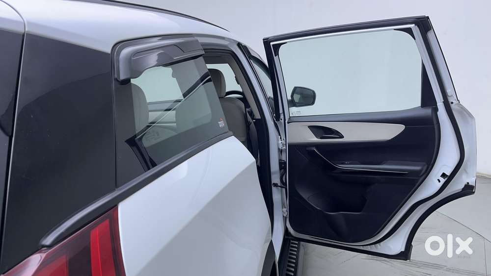 Mahindra Xuv700 2.2 Ax 5 Diesel Mt Str, 2023, Diesel