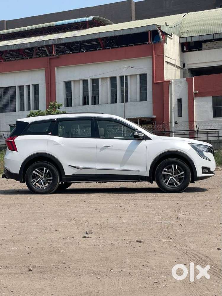 Mahindra Xuv700 Ax 5 Petrol Mt Str (e), 2022, Petrol