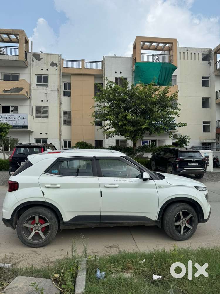 Hyundai Venue S Petrol 2020 With Cng Fitted