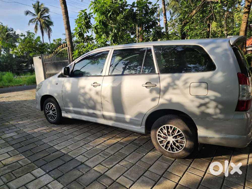 Toyota Innova 2.5 G 2013