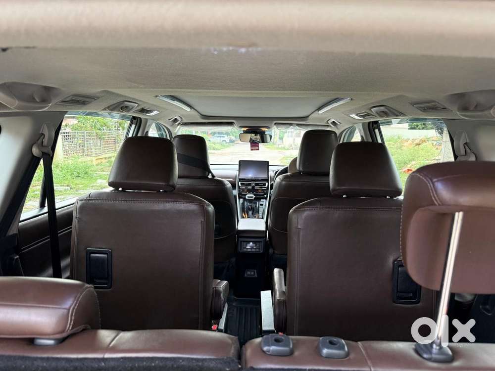 Toyota Innova Hycross 2.0 Zx Hybrid 7 Str, 2024, Petrol