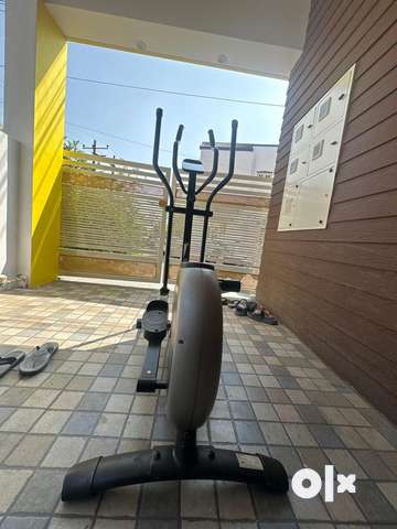 E shape best sale elliptical decathlon