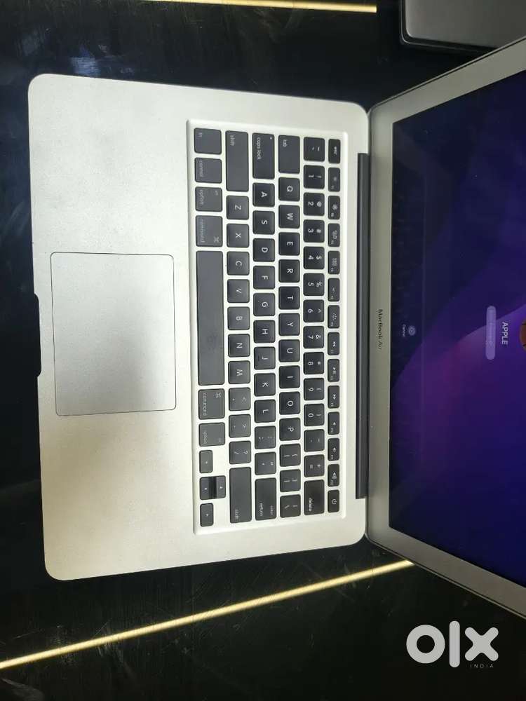 APPLE A1466 I5 8 GB 128 PRICE IS 22000