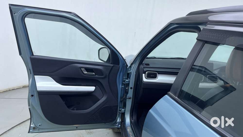 Tata Punch 1.2 Revotron Creative Amt Dual Tone, 2023, Petrol
