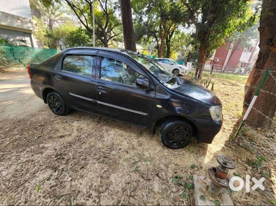 Toyota Etios (excellent Condition) 2011 Petrol+cng, Only 83000 Km