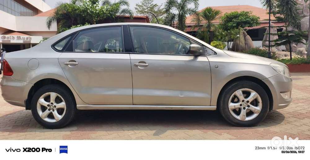 Skoda Rapid Elegance 1.6 Tdi Cr Manual, 2012, Diesel