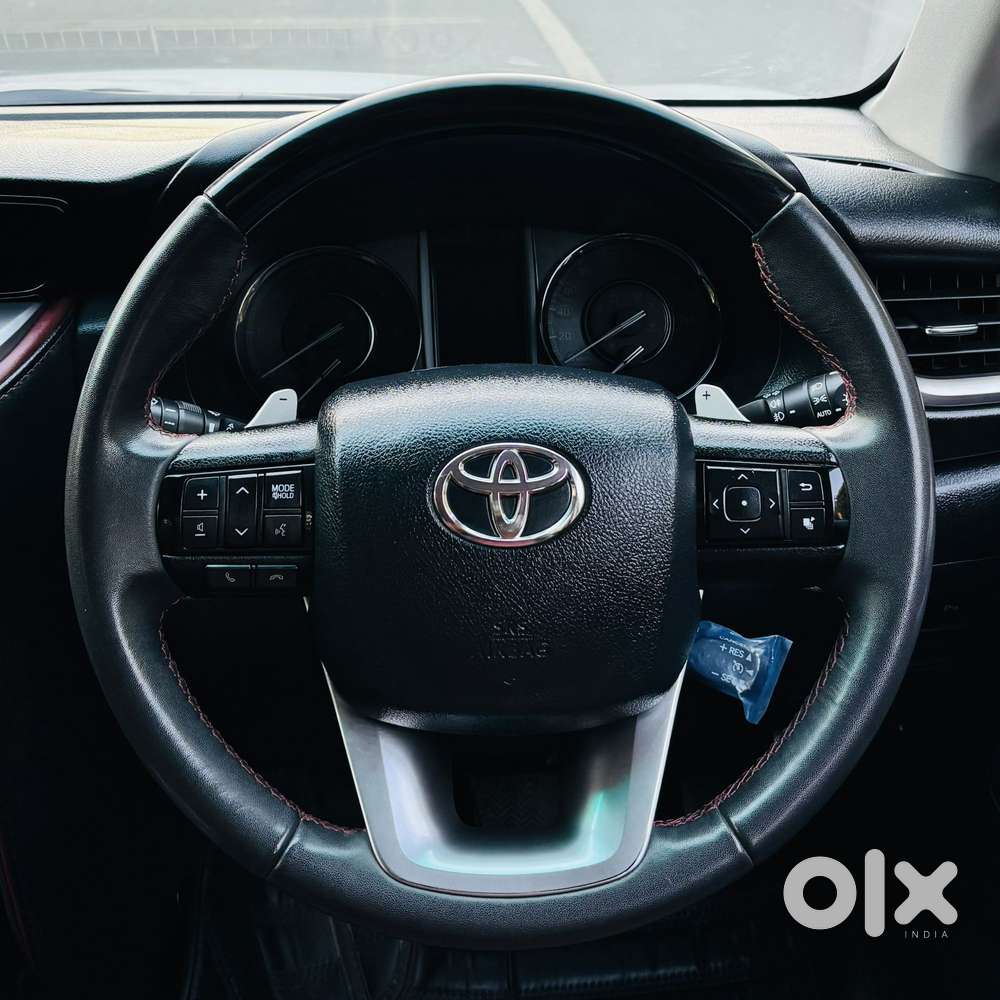 Toyota Fortuner Legender