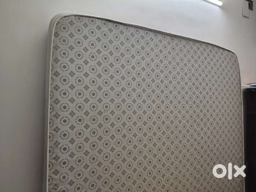 Queen size bed