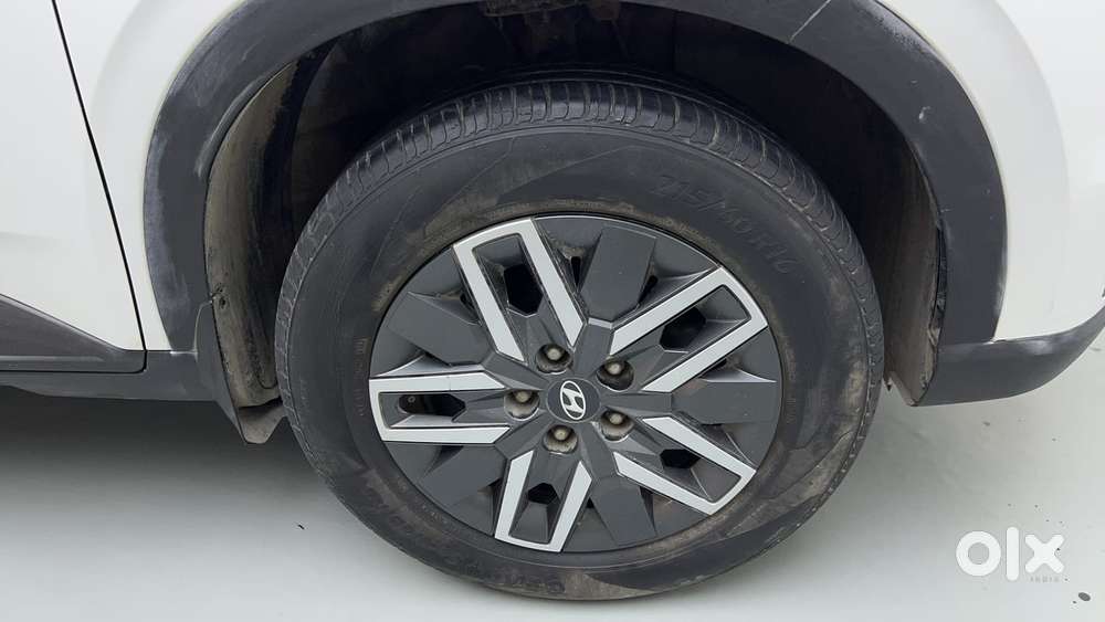 Hyundai Venue 1.0 S (o) Turbo Dct, 2023, Petrol