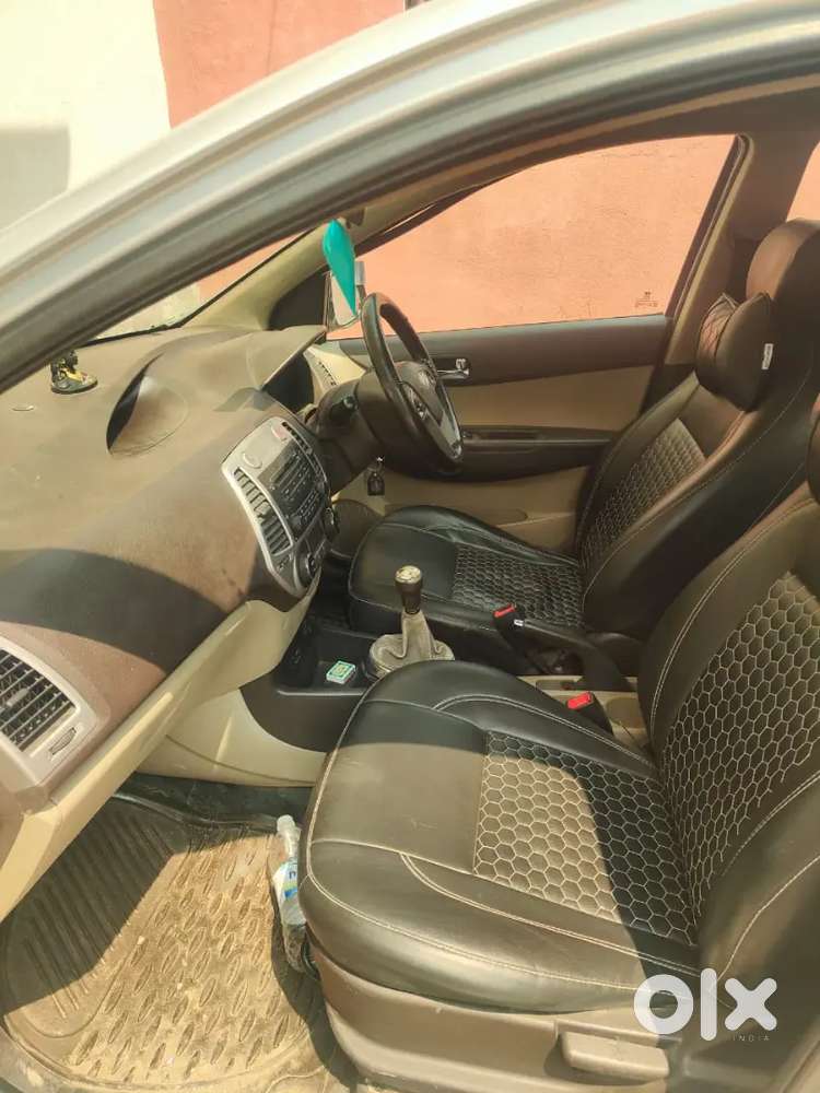 Hyundai I20 Sportz 2011 With Low Kilometers