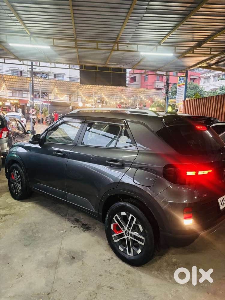 Hyundai Venue Sx(o) Knight Edition Mt, 2022, Diesel