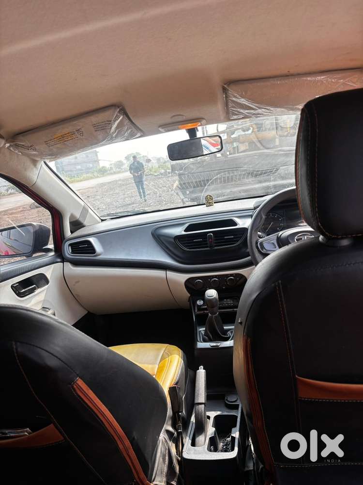 Single Handede Tata Altroz Xe Petrol (2021)  45k Km  Red Color