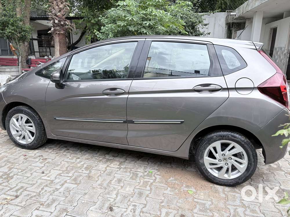Honda Jazz V Automatic, 2016, Petrol